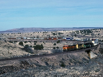 BNSF 1122 at Ash Fork, AZ in March 1999.jpg